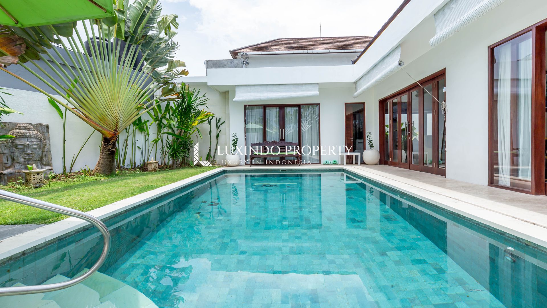 UMALAS - MODERN SERENITY VILLA, A SMART INVESTMENT (LHV903)